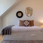 Elegant City Stay In Graca By Lovelystay